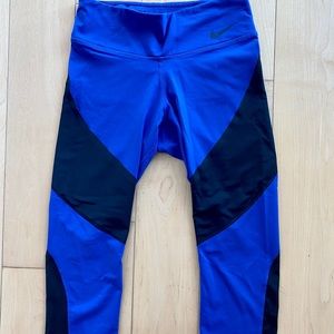 Nike Mid Length legging